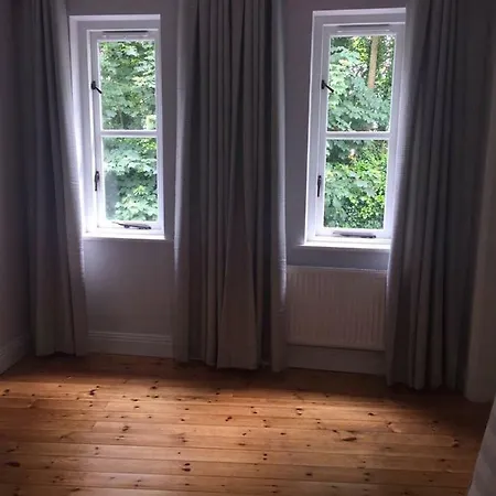 Modern In The Heart Of Village بيت للعطل *